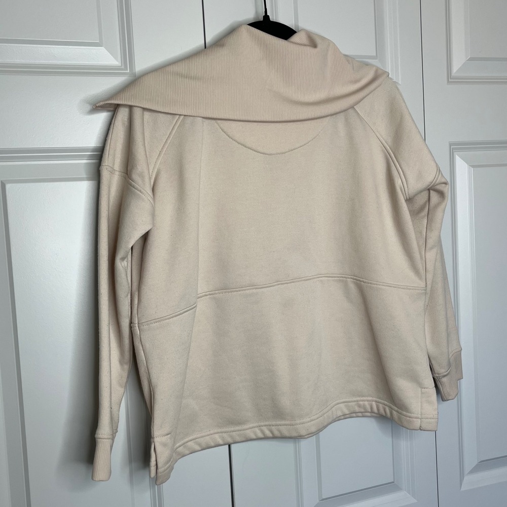 Born‎ Outdoor Quarter Zip Pullover Small Beige Athleisure Minimalist - Picture 5 of 9